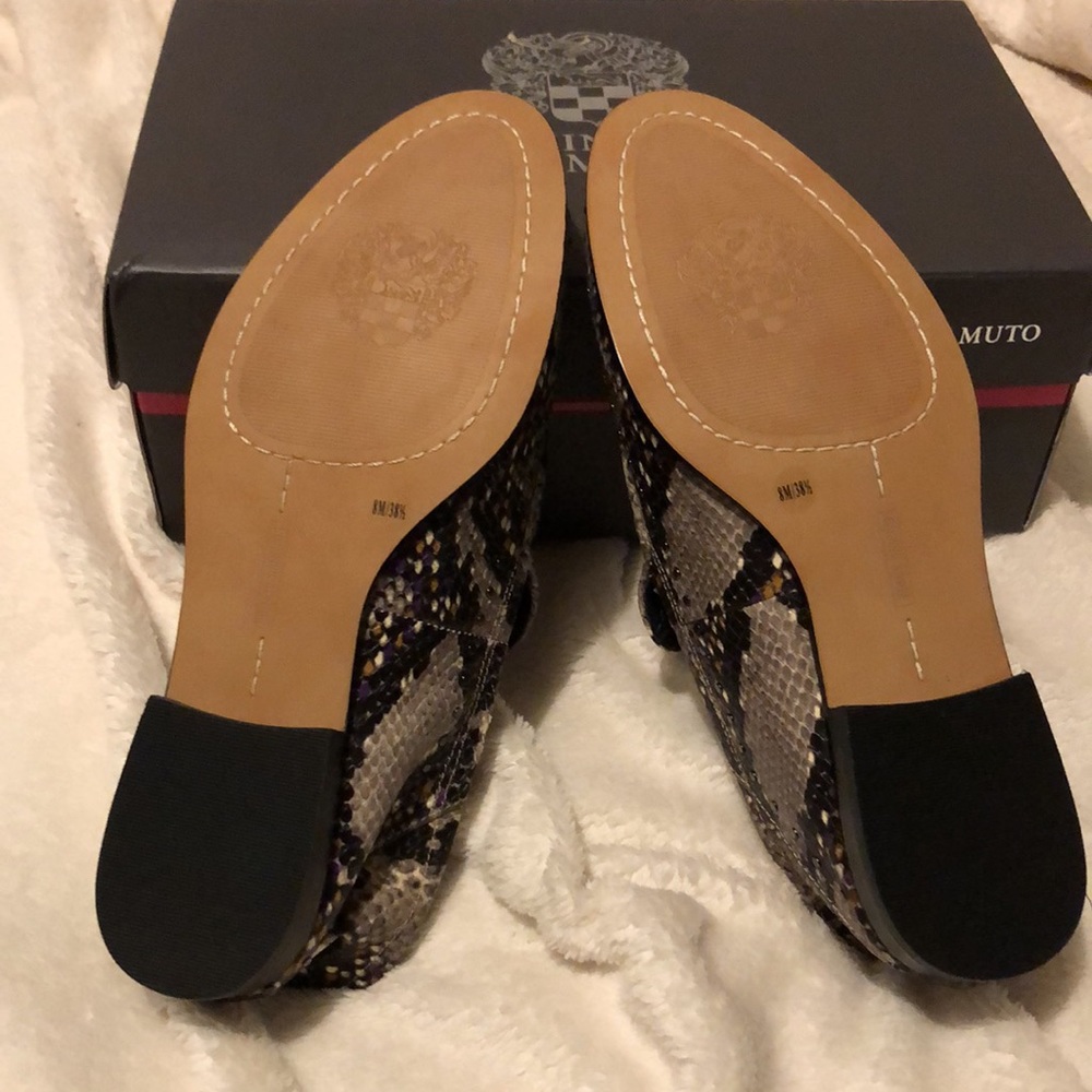 Vince Camuto Leather Snake Print Loafer. New w/ Box Mulberry, Ochre, Blk, & Wt. - Picture 6 of 10